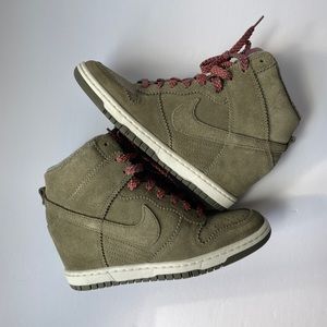 Nike Womens Dunk Sky HI sneakers- size 7, Olive green